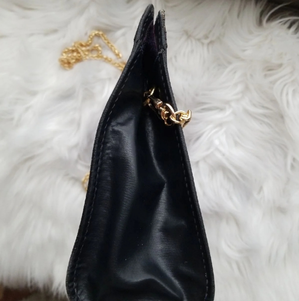 Authentic Vintage Gucci Crossbody Clutch - Picture 4 of 11
